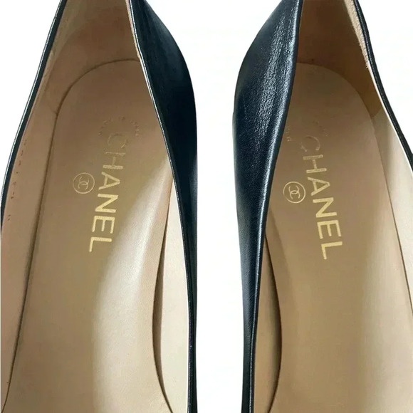 Chanel Black Leather CC Round Toe Pumps Size 8
Model Chanel number G31298 - Picture 6 of 11